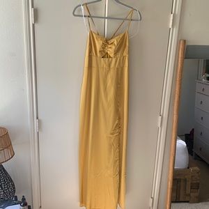 Maxi dress with slit